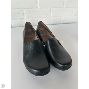 Shoes Flats By Dansko In Black & Blue, Size: 7.5